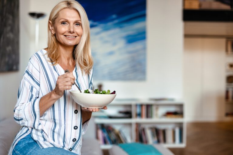 In balans tijdens de (peri)menopauze: de rol van voeding, HRT en supplementen